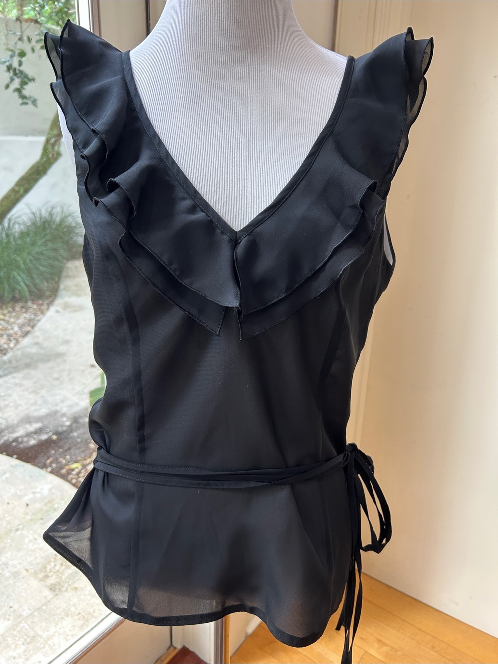 Anne Fontaine Black Ruffle V-Neck Sleeveless Blouse